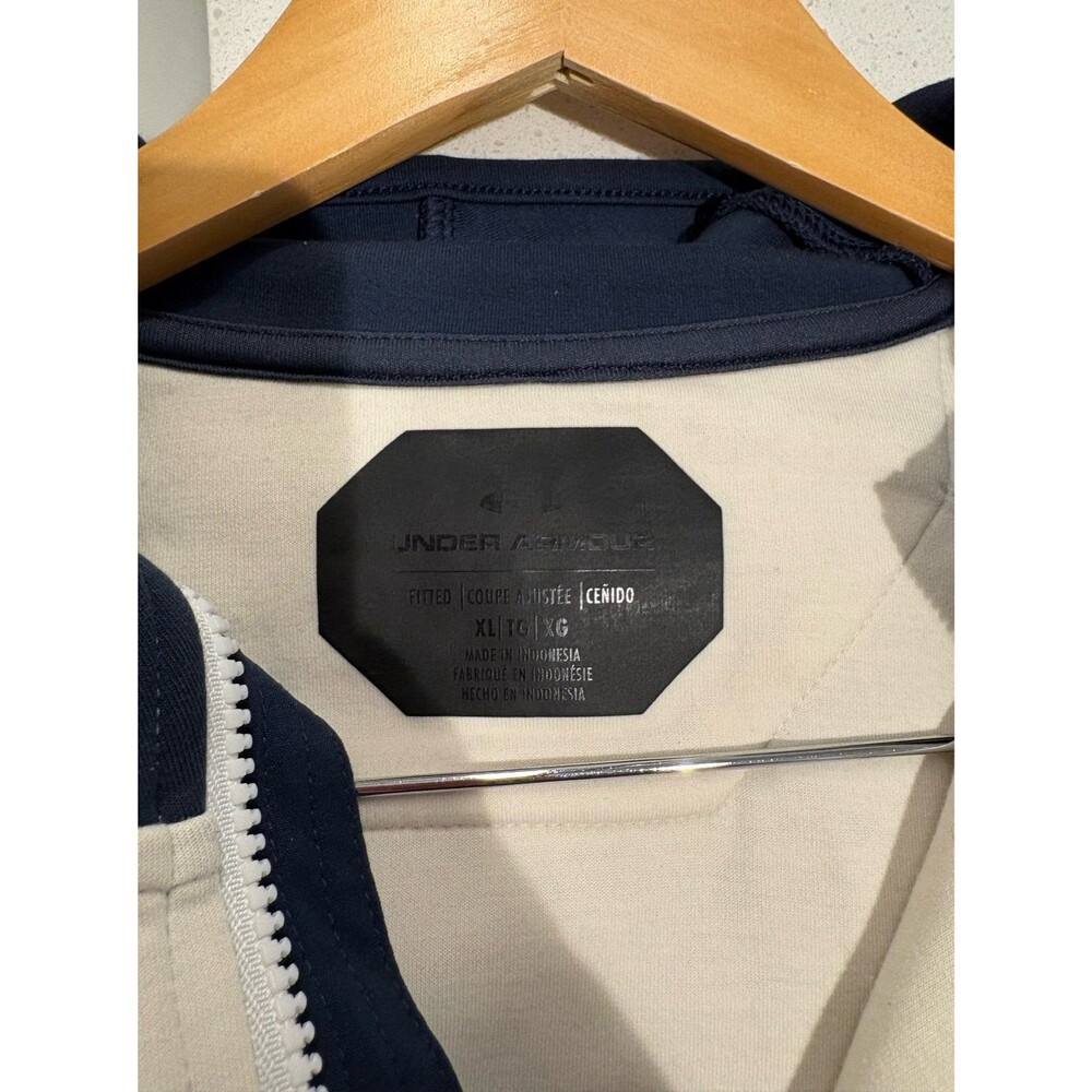 Under Armour - Picture 3 of 4